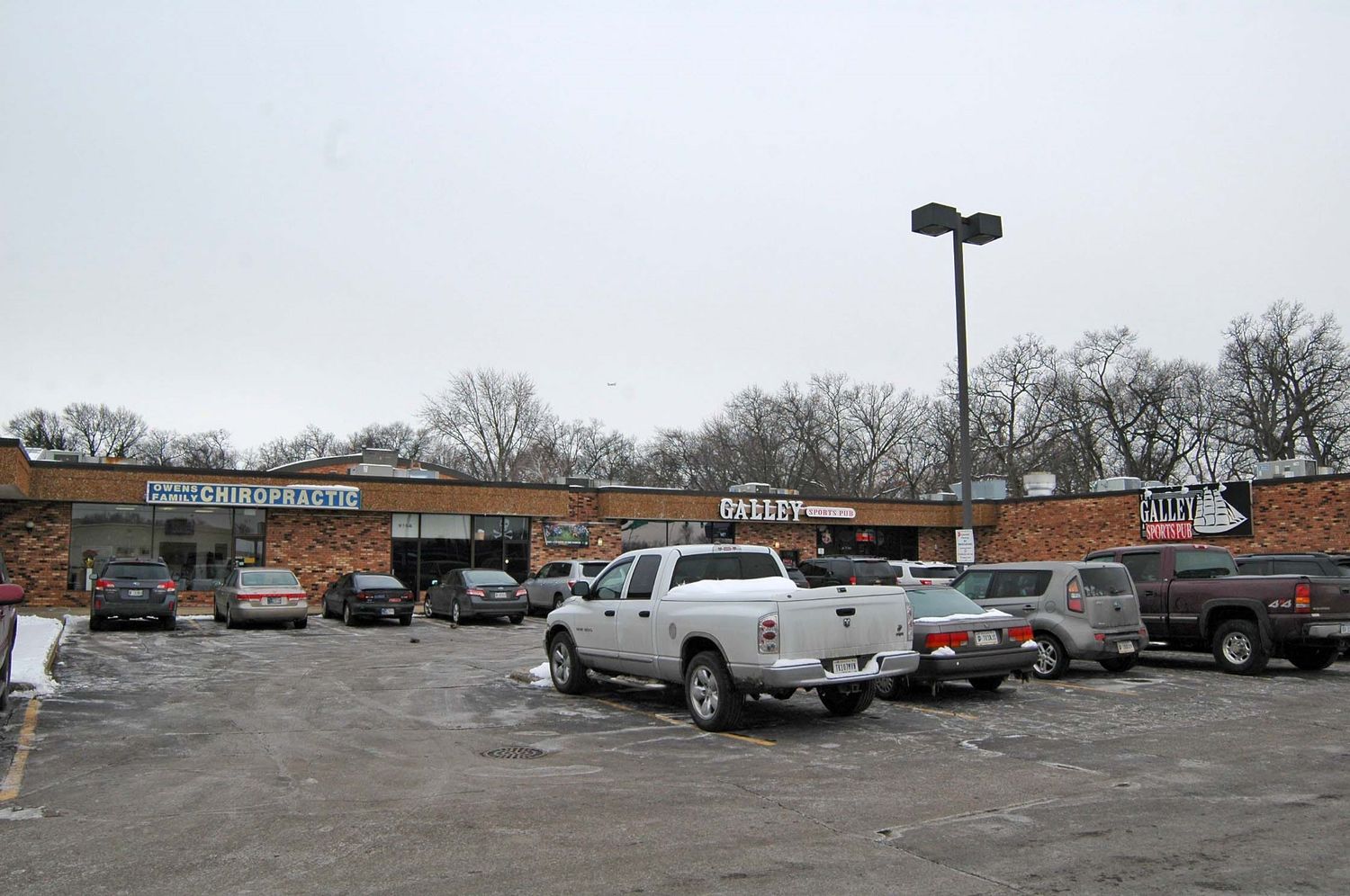 College Square - Suite 713: 921 West McKinley Avenue, Mishawaka, IN 46545